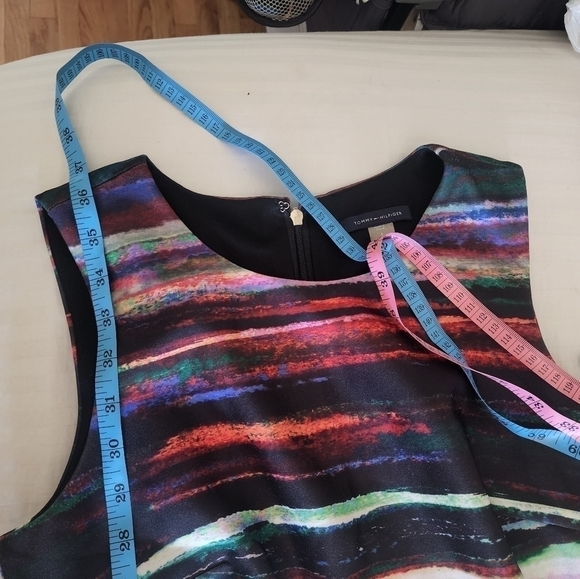 Tommy Hilfiger business casual multi water color style sheath dress size 4 - Picture 5 of 6
